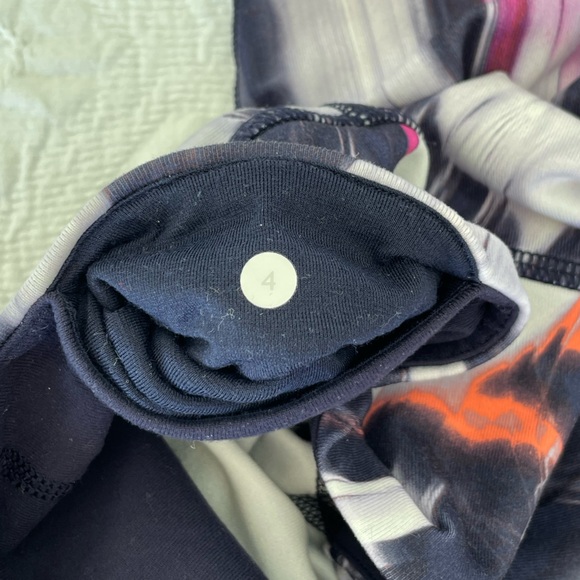 Lululemon vibrant leggings. - Picture 5 of 5